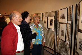La segona part de les fotos antigues de la família Dolsa, exposades a la Torre del Port