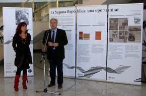 El vestíbul de l'ajuntament acull una mostra d'alguns episodis de la vida de les dones des de 1931 fins a 1978