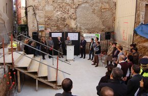 Es col·loca la primera pedra del nou edifici del Forn del Tallero