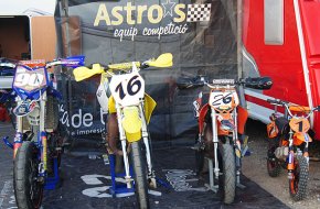 Els pilots Francesc Matamoros, Xavi Maza i Michael Parra de l'equip Astro's acomiaden la temporada amb la darrera cursa de Supermotard