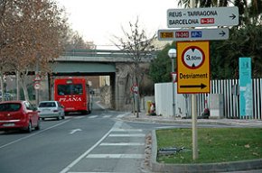 FA 10 ANYS: La reparació del pont de l'avinguda d'Adelaida va per llarg