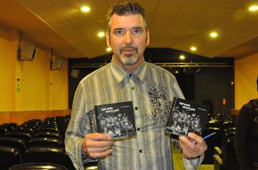Carlos Rom presenta el seu disc "Aquí queda aquesta gent" davant el públic més proper