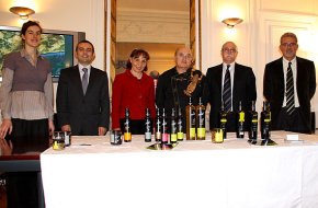 L'oli nou de la Cooperativa de Cambrils es promociona al mercat francès de la mà de la Delegació del Govern al país