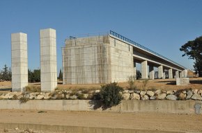 S'aturen completament les obres del viaducte i de l'estació del tren del nou traçat ferroviari