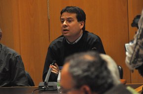 Dotze ONG cambrilenques signen un comunicat de suport al regidor Oliver Klein