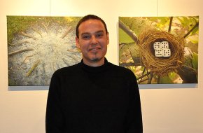Sergi Quiñonero exposa a la sala Àmbits el seu projecte 'Sota les muntanyes'