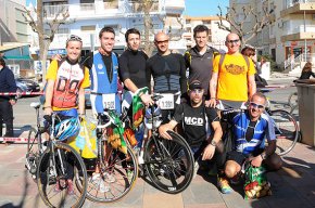 Deu atletes del Cambrils Club Triatló participen en un duatló de carretera a Calafell