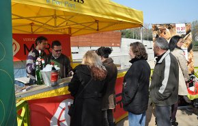 Un tast de vermuts al Parc del Pescador, el primer gran acte popular de les Jornades de la galera