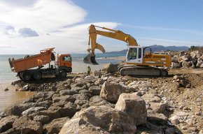 S'inicien les obres del darrer espigó del litoral de ponent que permetrà regenerar un tram de la platja de l'Ardiaca 