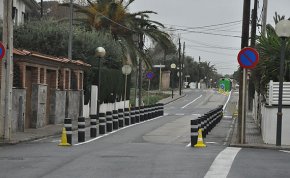 El carrer de les Orquídies passa a ser d'un únic sentit de circulació en el seu tram més estret
