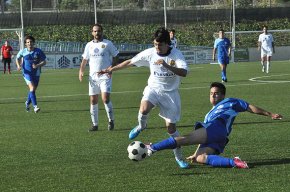 El FC Cambrils s'endú el derbi cambrilenc davant el Cambrils Unió per un ajustat 1 a 2
