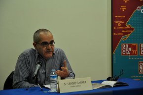 Sergio Gaspar protagonitza la darrera trobada poètica de l'Aula de Poesia al centre Les Basses