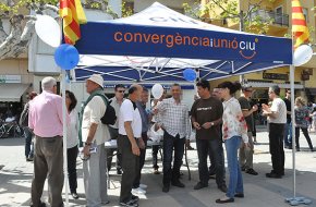 CiU surt al carrer per recollir les propostes de la ciutadania i informar dels principals eixos del seu programa