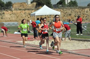 La pista municipal d'atletisme, escenari del campionat universitari de Catalunya amb els millors atletes catalans