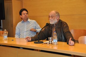 El professor Arcadi Oliveres fa una xerrada sobre economia i crisi, organitzada pel NMC