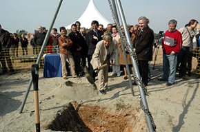 Es col·loca la primera pedra del Centre Cívic de Vilafortuny