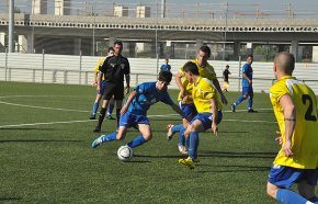 Derrotes del FC Cambrils, del Cambrils Unió i del Vilafortuny mentre que el Marina guanya i segueix amb la lluita per l'ascens
