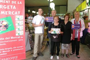 Els paradistes del Mercat Municipal de la Vila posen en marxa una targeta client preferent per dinamitzar els seus comerços