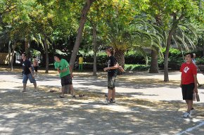 L'equip de bitlles de l'institut la Mar de la Frau organitza una tirada al Parc del Pescador per celebrar el final de curs