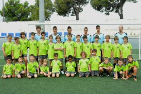 El Cambrils Unió organitza la 2a edició del seu campus d'estiu de futbol on hi participen 26 xiquets