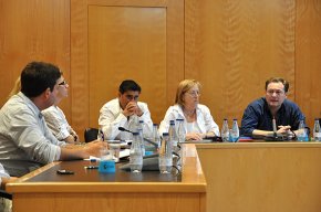 El NMC demana al govern que no es paralitzin els projectes en marxa, mentre que el PSC reclama més contundència davant de la Generalitat