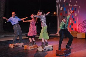 La companyia Nats Nus Dansa presenta l'espectacle "Maps", un peculiar viatge per les diferents cultures del món