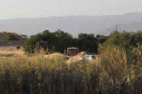 Dos intoxicats lleus en l'incendi d'una cuina en un bloc d'apartaments