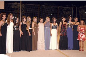 El centre cívic de Vilafortuny acull una desfilada de moda de la dissenyadora Tessa Creus