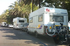La Policia Local impedeix l'estacionament d'autocaravanes a la Llosa i a l'avinguda d'Oleastrum