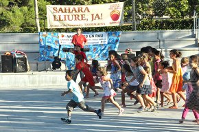 Animació i gresca per acomiadar els xiquets i xiquetes sahrauís que han fet estada al Camp de Tarragona
