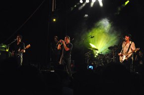 Strombers, Lax'n'Busto i Oprimits fan vibrar el públic cambrilenc en el concert de la Diada