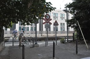 El Parlament aprova adoptar més mesures de seguretat al pas a nivell de Cambrils arran d'una proposta del PPC

