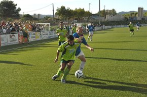 Victòria in extremis del CB Cambrils en el primer partit de competició