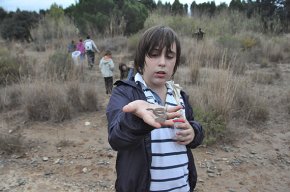 L'Escola de Naturalistes "El Gaig Blau" mostra la biodiversitat d'amfibis i rèptils de la riera d'Alforja