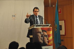 Artur Mas engega la campanya electoral a Cambrils demanant el "vot massiu" perquè CiU guanyi a Catalunya