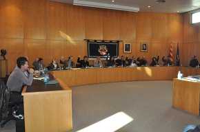 El govern desestima totes les al·legacions presentades per l'oposició i aprova les ordenances fiscals per al 2012