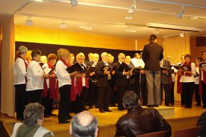 Els usuaris del Casal Municipal de la Gent Gran acomiaden l'any amb una festa nadalenca