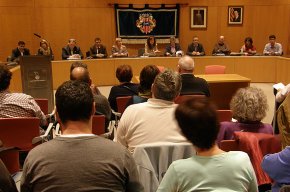 Les entitats veïnals demanen "conèixer els números de veritat" per a poder presentar propostes d'estalvi a l'Ajuntament