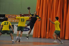 El Club Handbol Cambrils tanca l'any 2011 com a líder destacat del seu grup de Segona Catalana