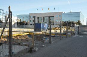Problemes en el desviament d'un pou retarden la posada en marxa del pàrquing de la plaça de l'Ajuntament