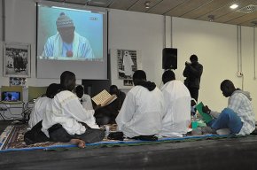 La comunitat senegalesa de Cambrils celebra la festa del Magal a l'Ateneu Juvenil