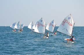 Bon paper dels regatistes del Club Nàutic Cambrils al Trofeu Ajuntament de Salou d'Optimist