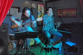 El cantautor tarragoní Josep Romeu ofereix un concert en acústic al pub Mara's