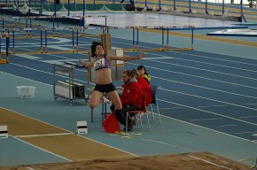 L'atleta cambrilenca Sílvia Gutiérrez aconsegueix una medalla de plata i una altra de bronze al campionat de Catalunya júnior