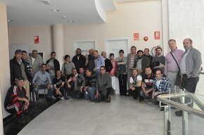 Una trentena de treballadors de Secomsa es manifesten a les dependències municipals preocupats pel futur de la plantilla