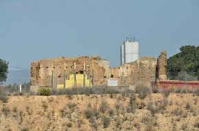 S'apuntal·len les parets de la Castlania dins del procés de conservació i restauració d'aquest edifici