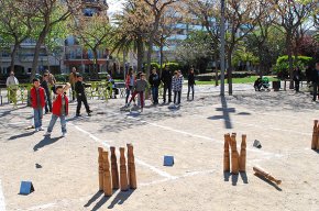 El Parc del Pescador acull una tirada de bitlles catalanes del torneig escolar organitzat pel Club Esportiu de Bitlles