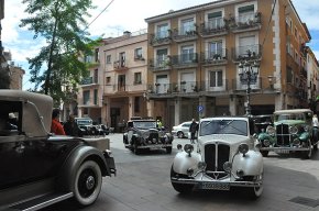 El Ral·li de Cotxes Antics engega la seva ruta rumb a l'illa de Sardenya