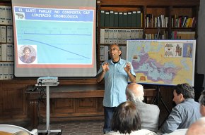 El filòleg cambrilenc Pere Navarro explica l'evolució del llatí cap a les llengües romàniques