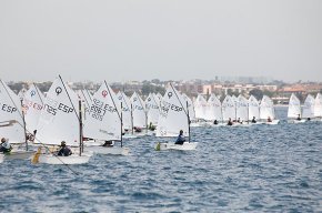 El cambrilenc Marcelo Cairo guanya la primera prova del Campionat de Catalunya d'Optimist celebrat a Cambrils